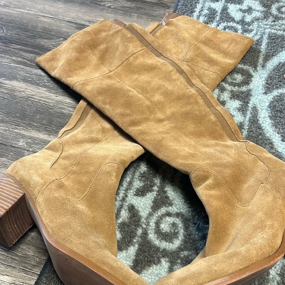 Marc Fisher suede knee high boots. Like new. Soft! 9.5 - Picture 1 of 8